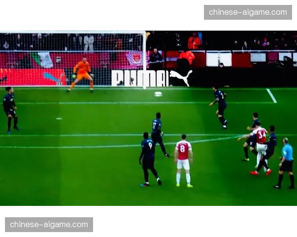 英超俱乐部联合发起“反球场歧视”中小学教育计划